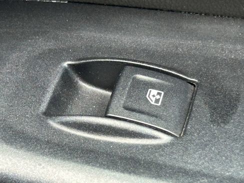 Used 2017 Chevrolet Colorado LT w/ LT Convenience Package AWD/4WD image 29
