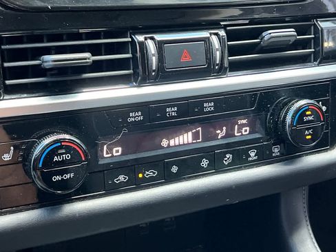 Certified 2022 Nissan Pathfinder SV image 21