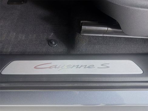 New 2026 Porsche Cayenne S image 10