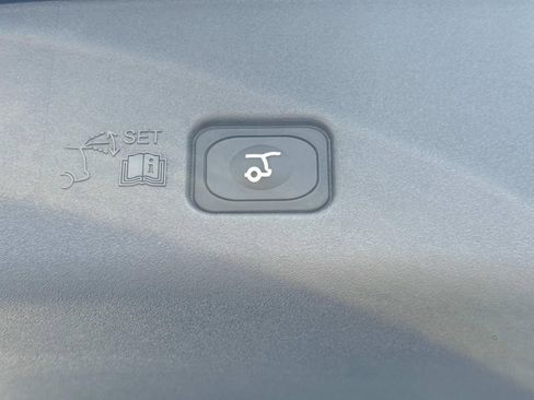 New 2025 Lincoln Nautilus Premier w/ Equipment Group 102A image 19