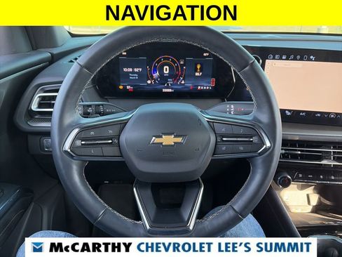 Used 2024 Chevrolet Traverse LT image 18