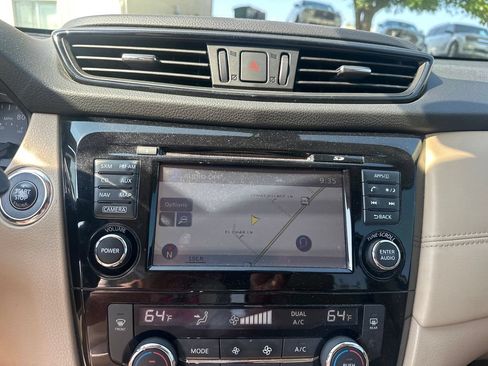 Used 2017 Nissan Rogue SL w/ SL Premium Package AWD/4WD image 15