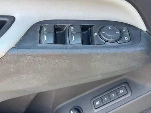 Certified 2018 Chevrolet Equinox Premier FWD image 16