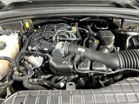 Used 2023 Jeep Grand Cherokee Limited AWD/4WD image 28