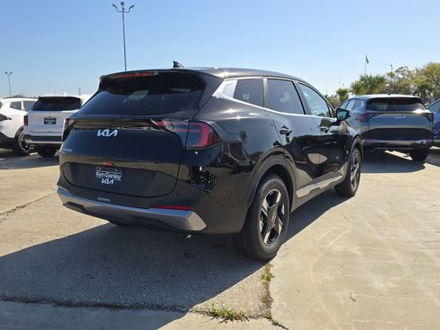 New 2026 Kia Sportage LX image 8
