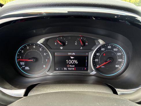 Used 2023 Chevrolet Traverse LT FWD image 32