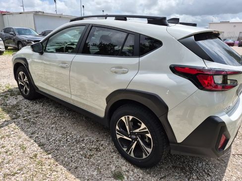 Used 2025 Subaru Crosstrek 2.5i Premium AWD/4WD image 2