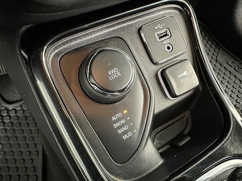 Used 2021 Jeep Compass Altitude image 17