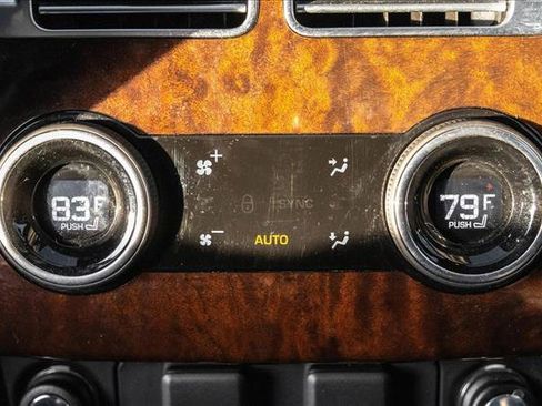 Used 2018 Land Rover Range Rover HSE image 22