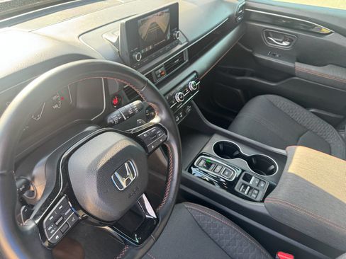 Certified 2025 Honda Pilot Sport image 16