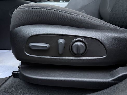 Used 2022 Chevrolet Blazer LT image 49