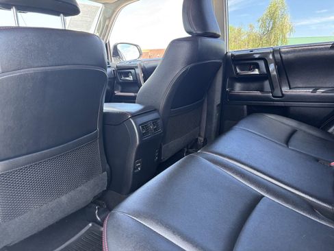 Used 2019 Toyota 4Runner TRD Off-Road Premium AWD/4WD image 18