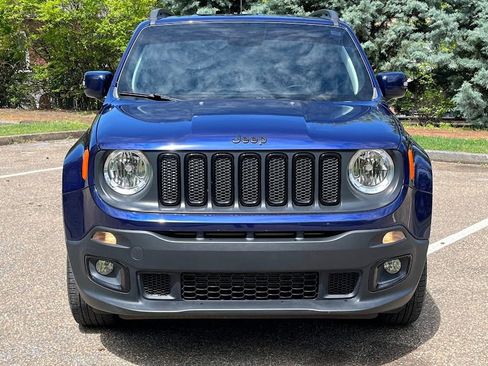 Used 2018 Jeep Renegade Altitude AWD/4WD image 25