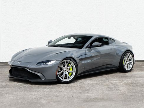 Used 2020 Aston Martin V8 Vantage Coupe RWD image 1