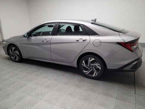 Used 2025 Hyundai Elantra SEL image 3