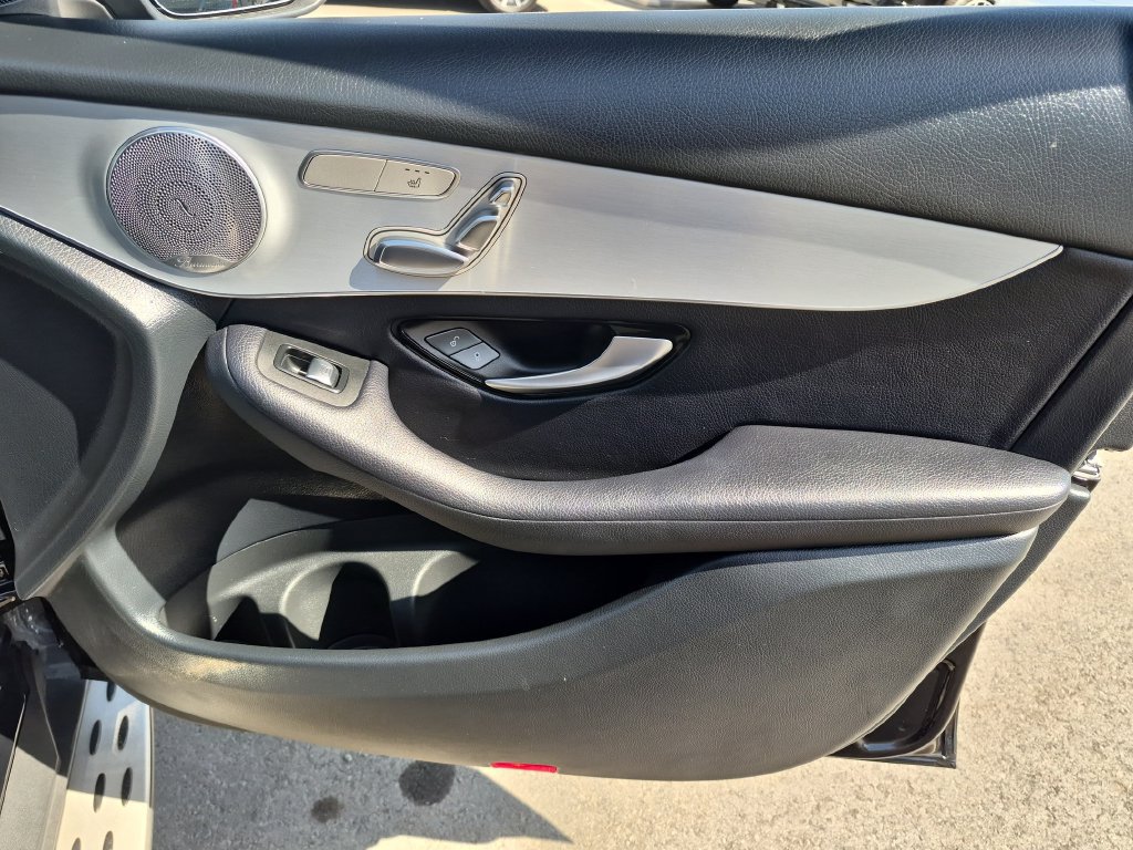 Used 2019 Mercedes-Benz GLC 300 4MATIC Coupe image 21