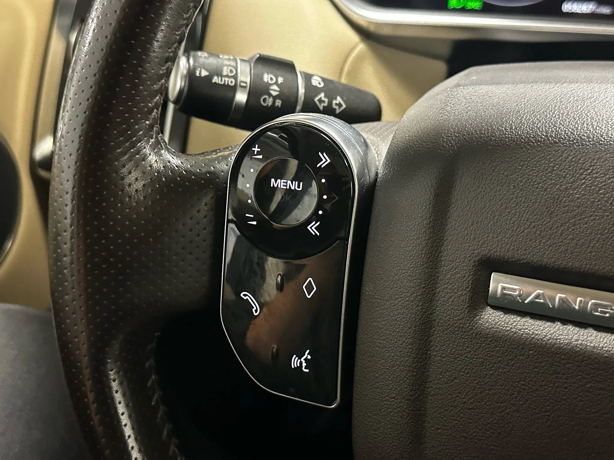 Used 2019 Land Rover Range Rover Sport HSE AWD/4WD image 26