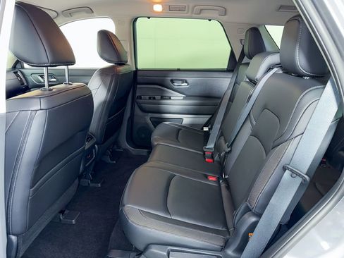 Certified 2023 Nissan Pathfinder SL image 34