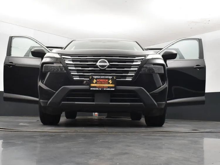 Used 2024 Nissan Rogue S FWD image 8