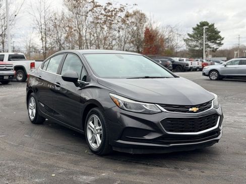 Used 2016 Chevrolet Cruze LT w/ Convenience Package image 2