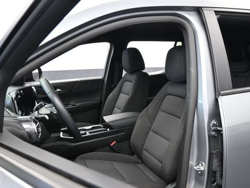 Used 2026 Chevrolet Equinox LT FWD image 10