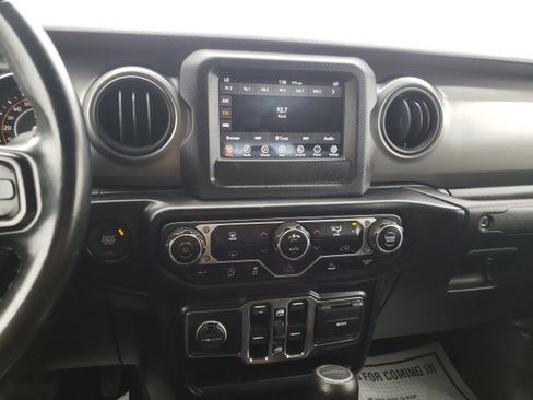 Used 2021 Jeep Gladiator Sport image 31