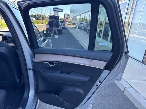 Certified 2025 Volvo XC90 B6 Plus AWD/4WD image 12