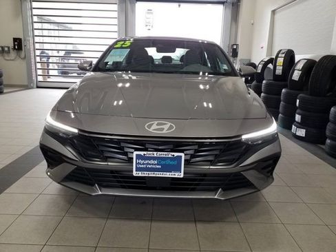 Certified 2025 Hyundai Elantra SEL w/ Cargo Package image 17