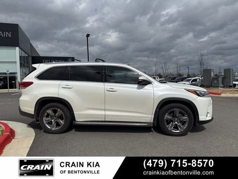 Used 2018 Toyota Highlander Limited Platinum image 6
