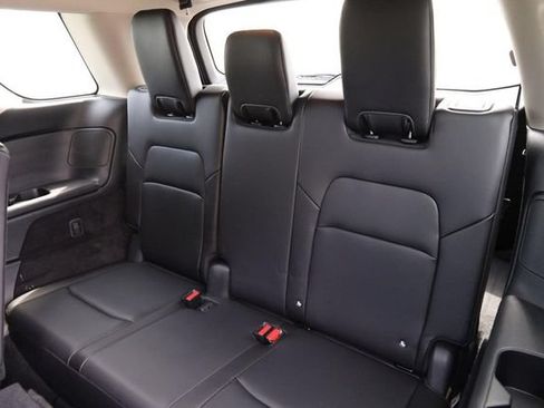 Certified 2025 Nissan Pathfinder SL FWD image 11