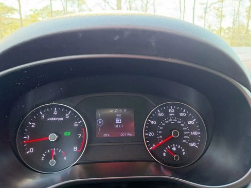 Used 2018 Kia Sportage LX AWD/4WD image 16