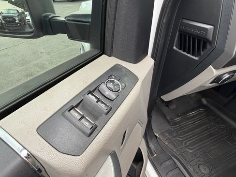 Used 2017 Ford F250 XLT AWD/4WD image 14