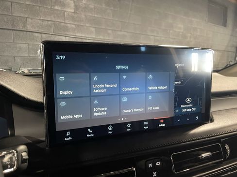 Used 2023 Lincoln Nautilus Standard w/ Premium Package image 20