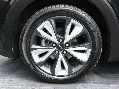 Used 2023 Chevrolet Bolt EUV LT w/ Convenience Package image 11