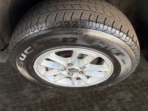 Used 2020 Jeep Grand Cherokee Laredo image 58