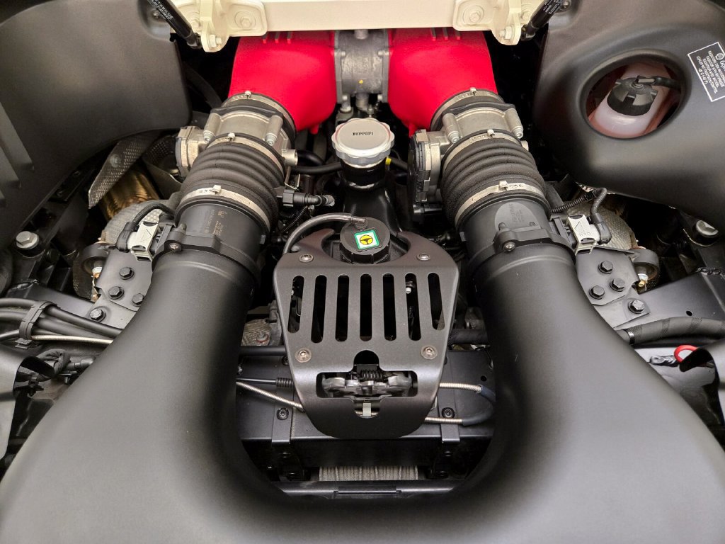 Used 2013 Ferrari 458 Spider RWD image 24