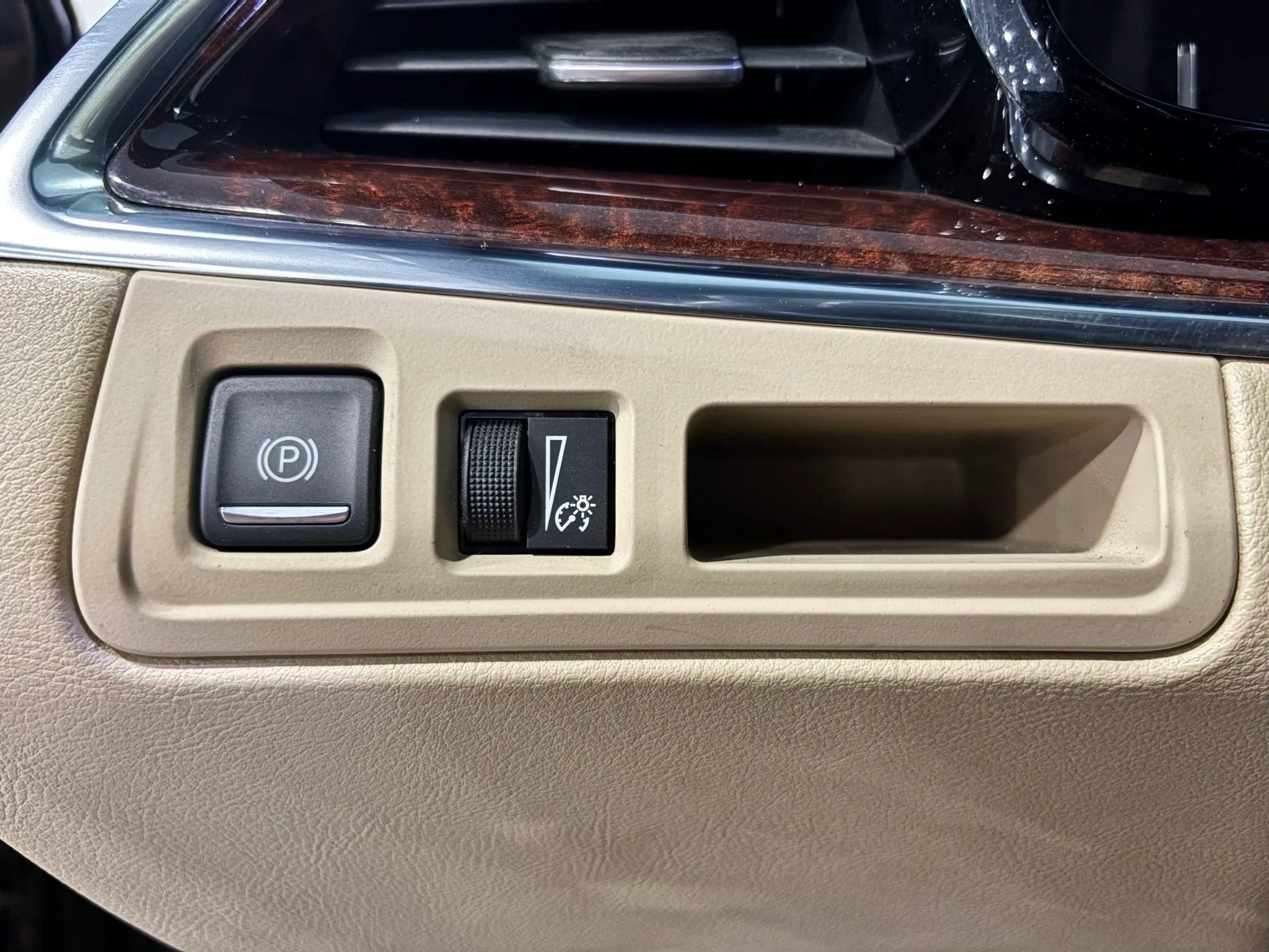 Used 2018 Cadillac XT5 Premium Luxury FWD image 33