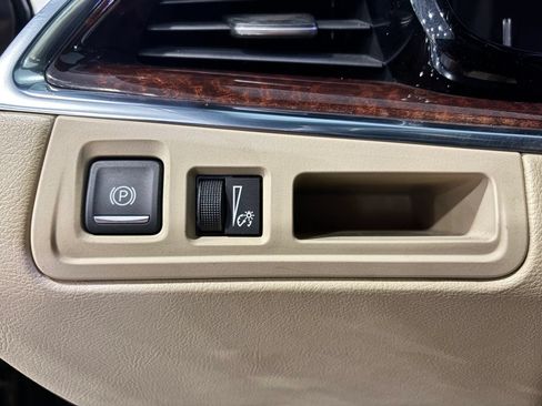 Used 2018 Cadillac XT5 Premium Luxury FWD image 33