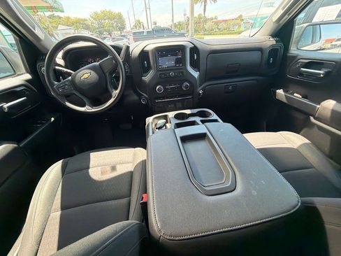 Used 2022 Chevrolet Silverado 1500 Custom AWD/4WD image 12