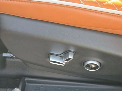 New 2026 Chrysler Pacifica Pinnacle image 27