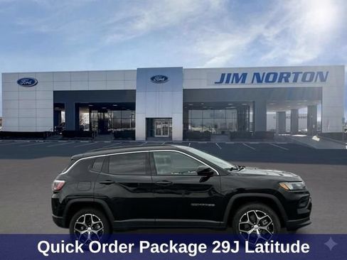Used 2024 Jeep Compass Latitude AWD/4WD image 3