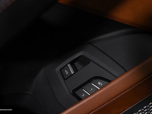 Used 2021 Lamborghini Urus image 19
