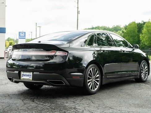 Used 2020 Lincoln MKZ image 11