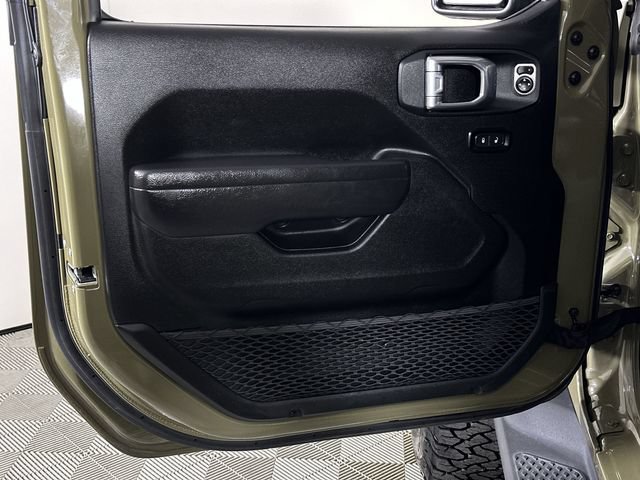 Used 2025 Jeep Gladiator Sport AWD/4WD image 23