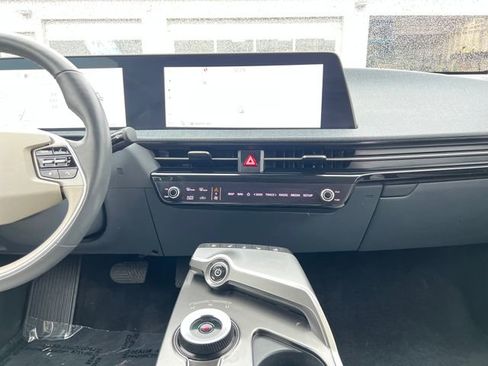 Used 2024 Kia EV6 Wind image 20