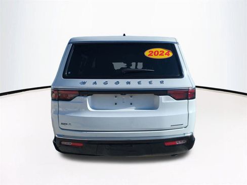 Used 2024 Jeep Wagoneer L Series II w/ Flexible Seating Group image 6