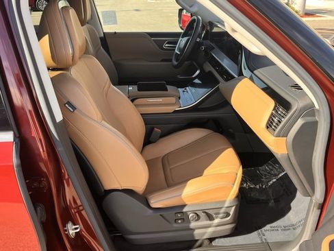 Certified 2025 INFINITI QX80 Sensory image 8