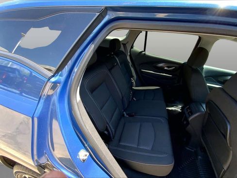 Used 2024 GMC Terrain SLE w/ Driver Convenience Package FWD image 20