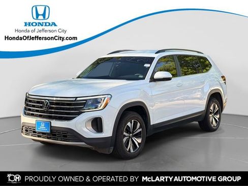 Used 2024 Volkswagen Atlas SE AWD/4WD image 1