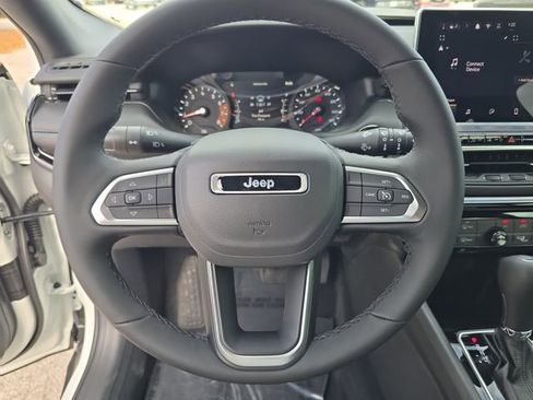 New 2026 Jeep Compass Latitude image 24